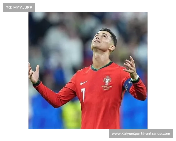 C罗点球失误后的冷静回应，B席称：他的反应完全正常(c罗的点球被扑住了)