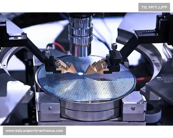 中国再度逆袭!“比光刻机更先进”的技术亮相,外媒预测全球格局将改变 中国再度逆袭!“比光刻机更先进”的技术亮相,外媒预测全球格局将改变