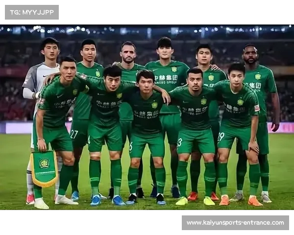 亚冠决赛:两队为争夺冠军殊死一搏 亚冠决赛:两队为争夺冠军殊死一搏